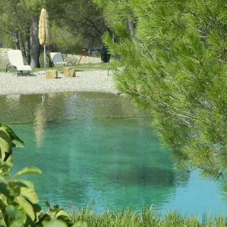 Sleeps 4 Pool Wifi